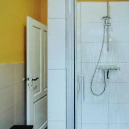 2 In Apartment